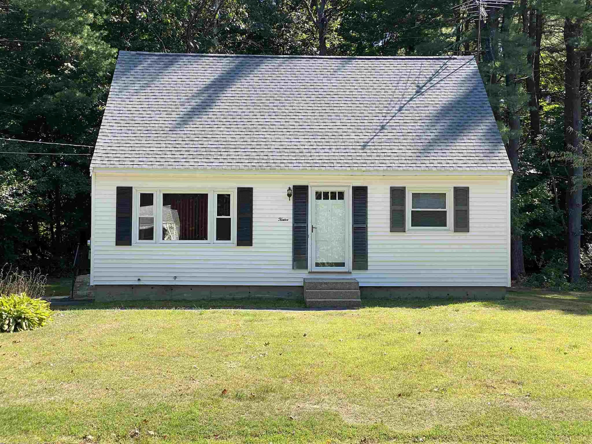 12 Atwood Avenue Hudson NH 03051