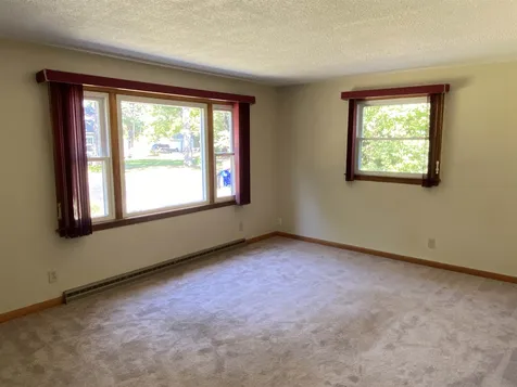 12 Atwood Avenue Hudson NH 03051