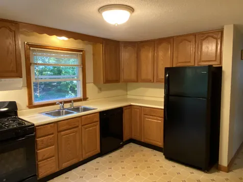 12 Atwood Avenue Hudson NH 03051