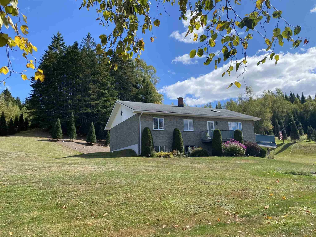 16 Riverview Road Colebrook NH 03576
