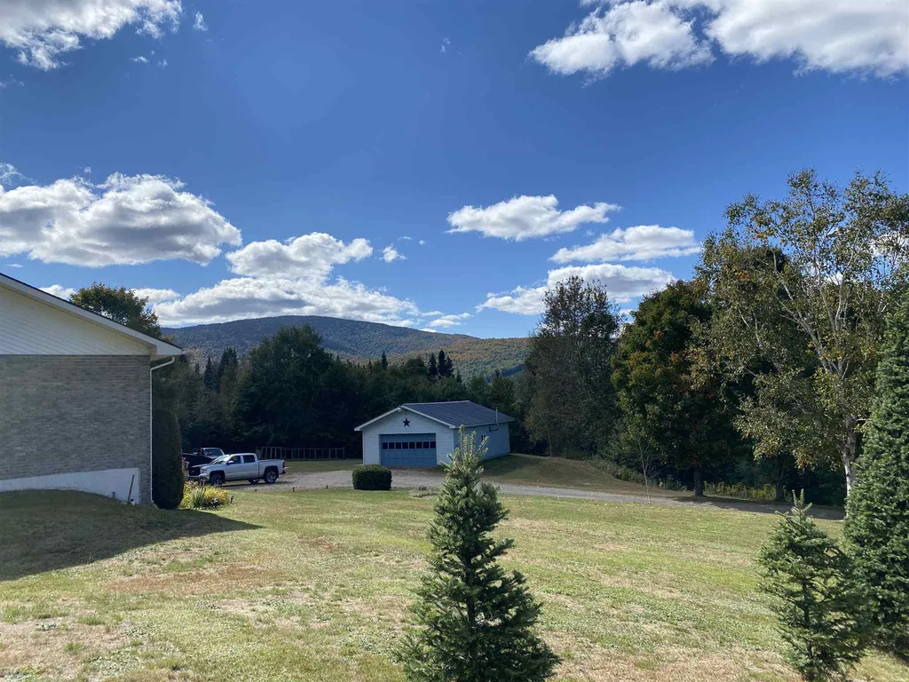 16 Riverview Road Colebrook NH 03576