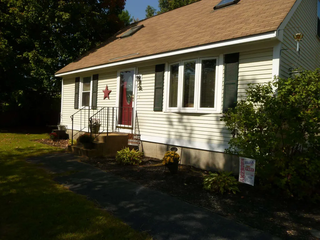 5 Pinecrest Circle Franklin NH 03235