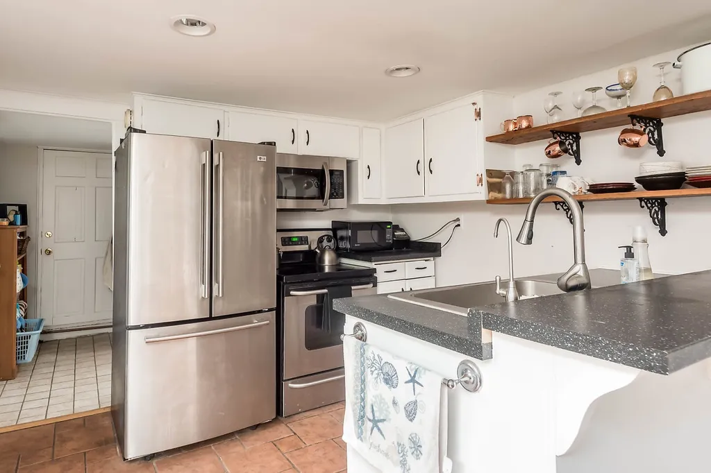 12 Exeter Road North Hampton NH 03862