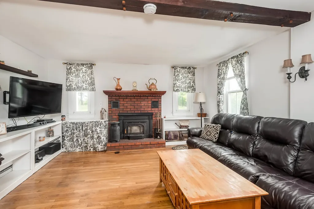 12 Exeter Road North Hampton NH 03862