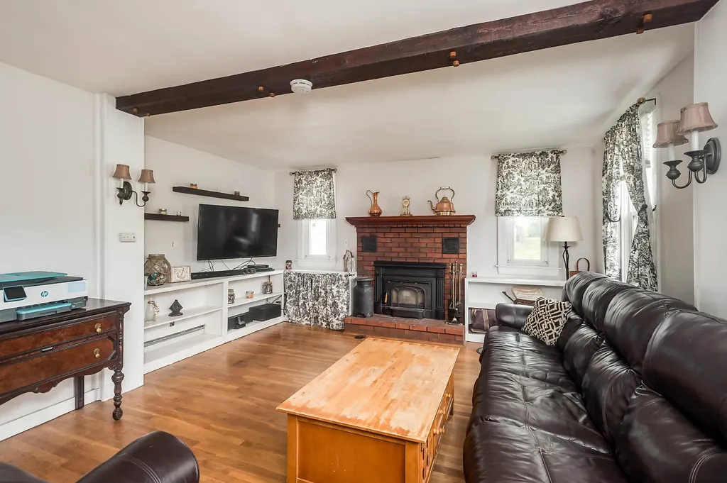 12 Exeter Road North Hampton NH 03862