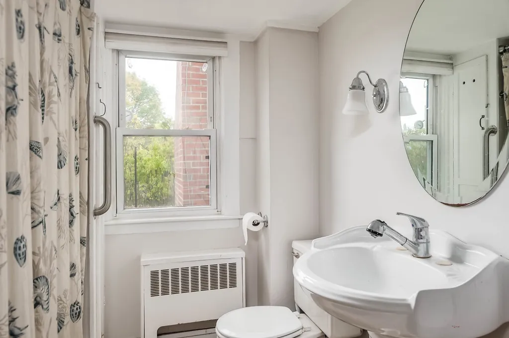 12 Exeter Road North Hampton NH 03862