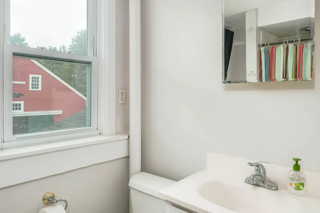 12 Exeter Road North Hampton NH 03862