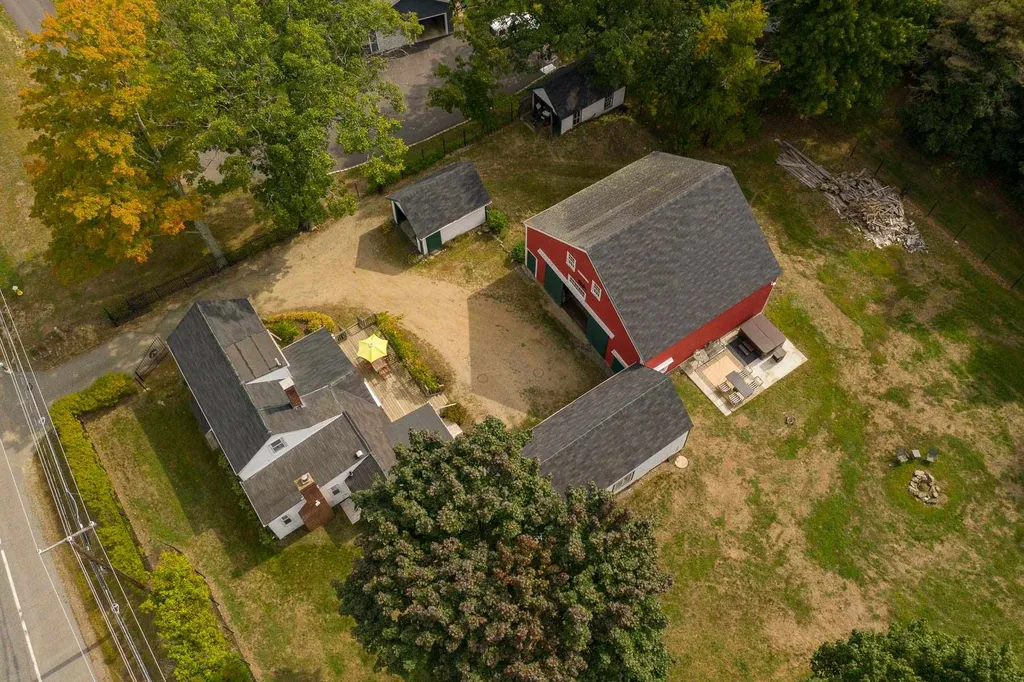 12 Exeter Road North Hampton NH 03862