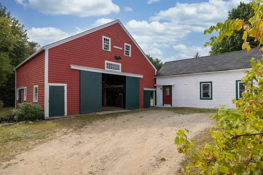 12 Exeter Road North Hampton NH 03862