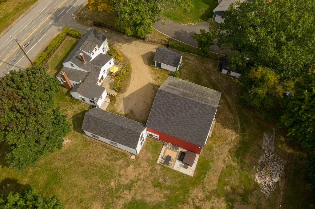 12 Exeter Road North Hampton NH 03862