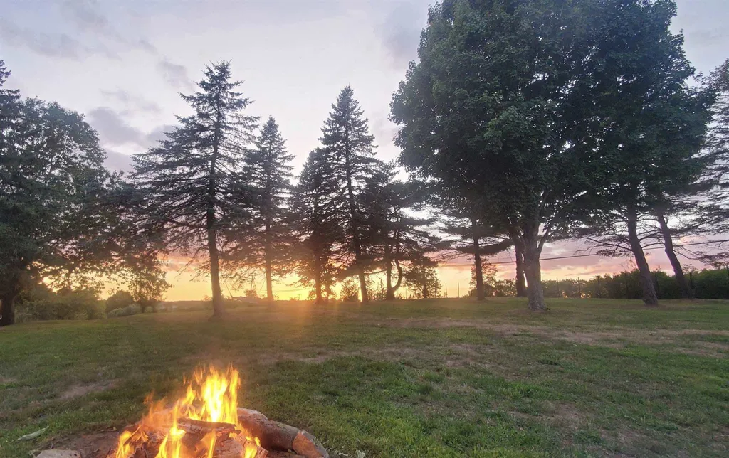 12 Exeter Road North Hampton NH 03862