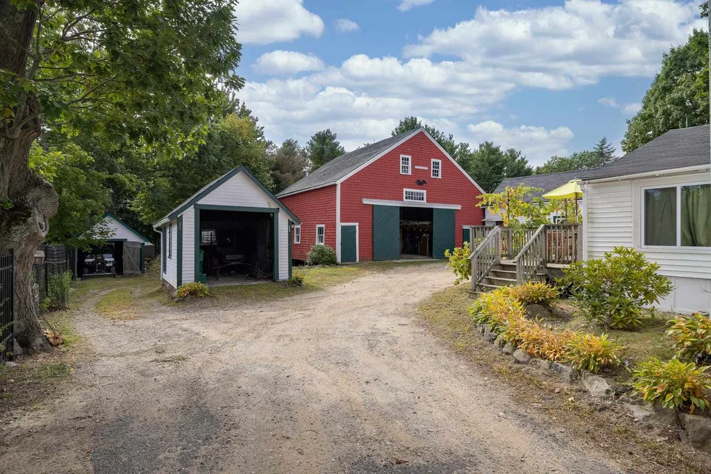 12 Exeter Road North Hampton NH 03862