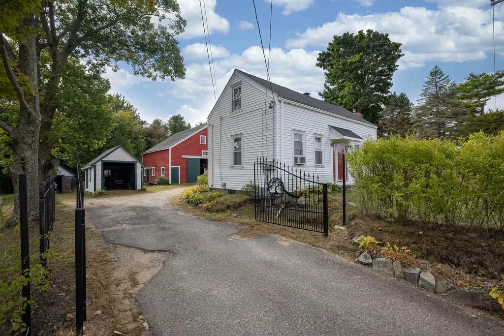 12 Exeter Road North Hampton NH 03862