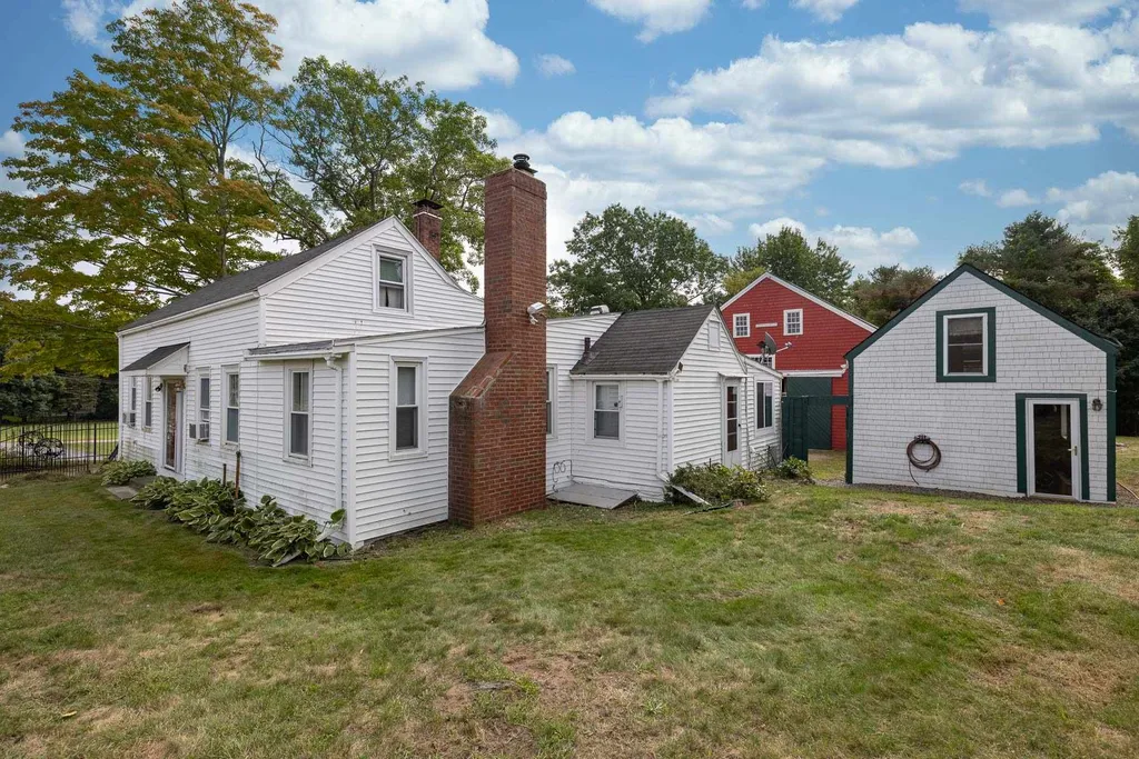 12 Exeter Road North Hampton NH 03862