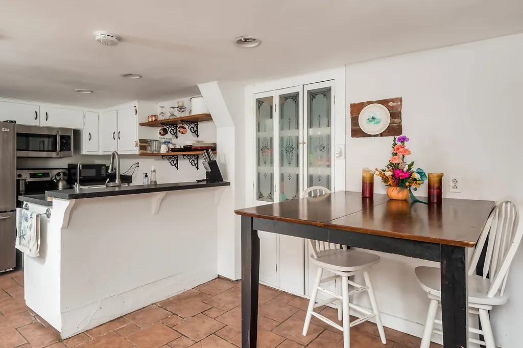 12 Exeter Road North Hampton NH 03862