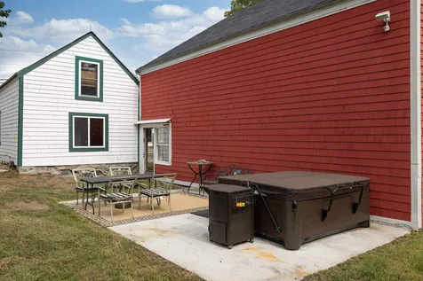 12 Exeter Road North Hampton NH 03862