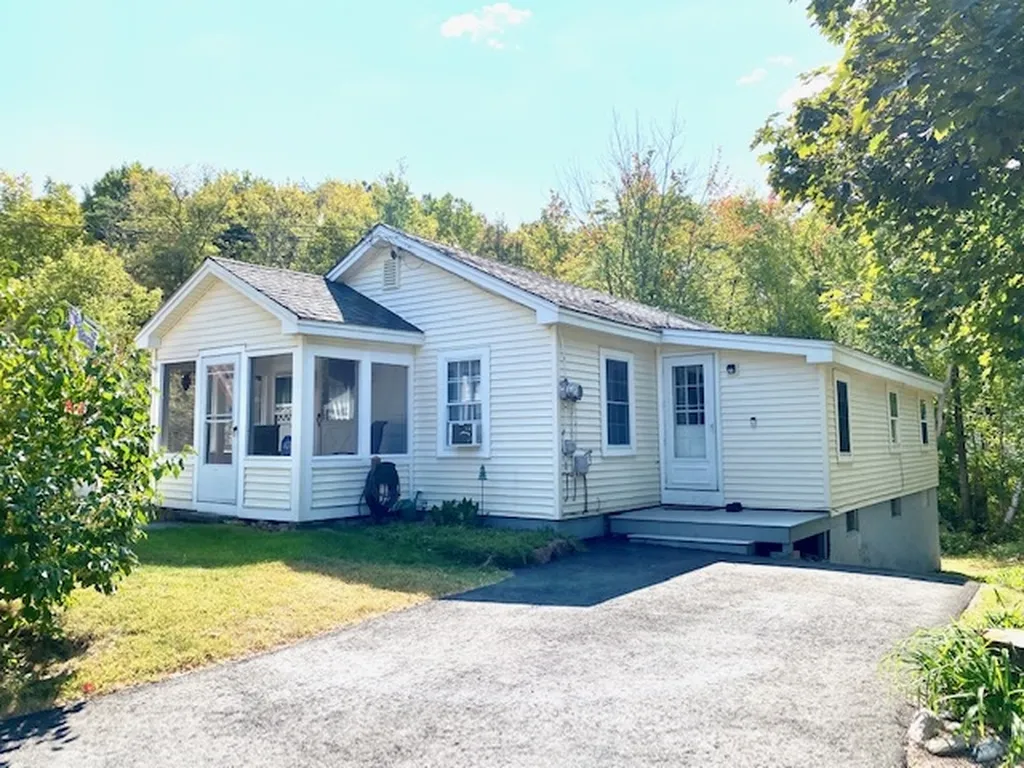 35 Spruce Street Laconia NH 03246