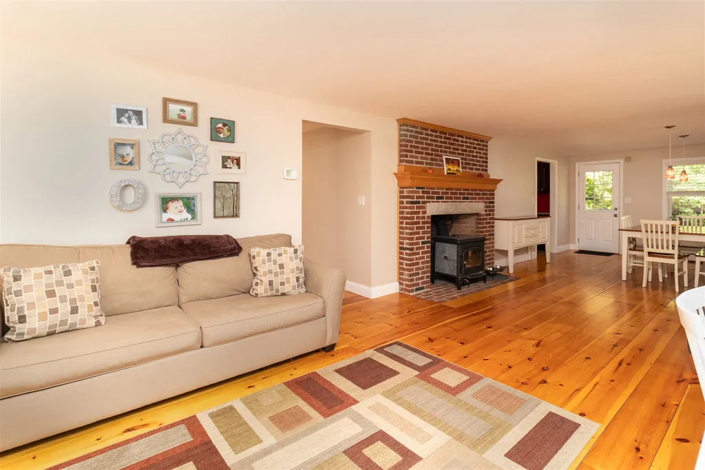 209 Shepard Home Road Chester NH 03036
