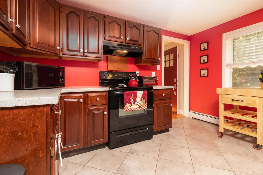 209 Shepard Home Road Chester NH 03036