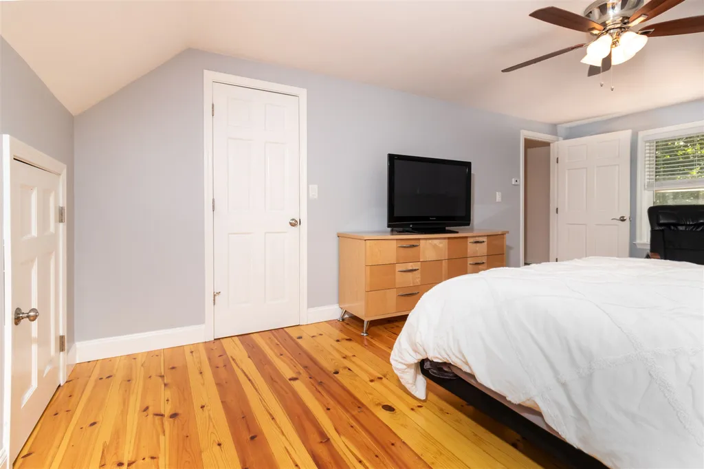 209 Shepard Home Road Chester NH 03036