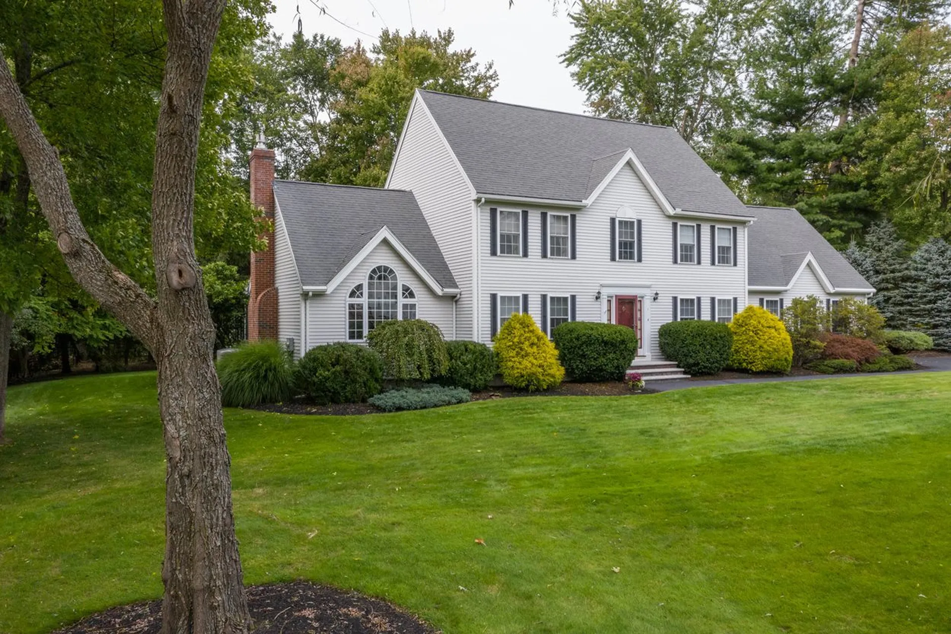 1 Farmington Drive Hudson NH 03051