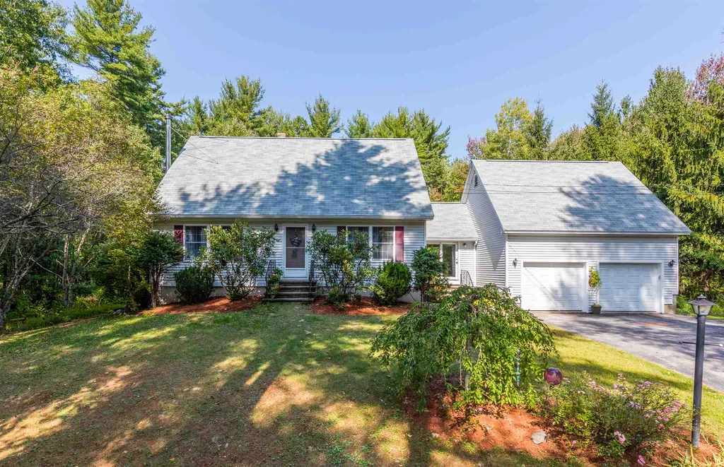 27 Glance Road Windham NH 03087