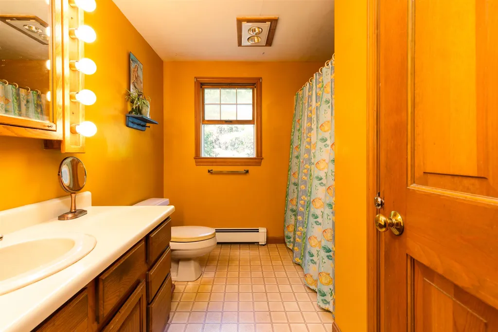 27 Glance Road Windham NH 03087