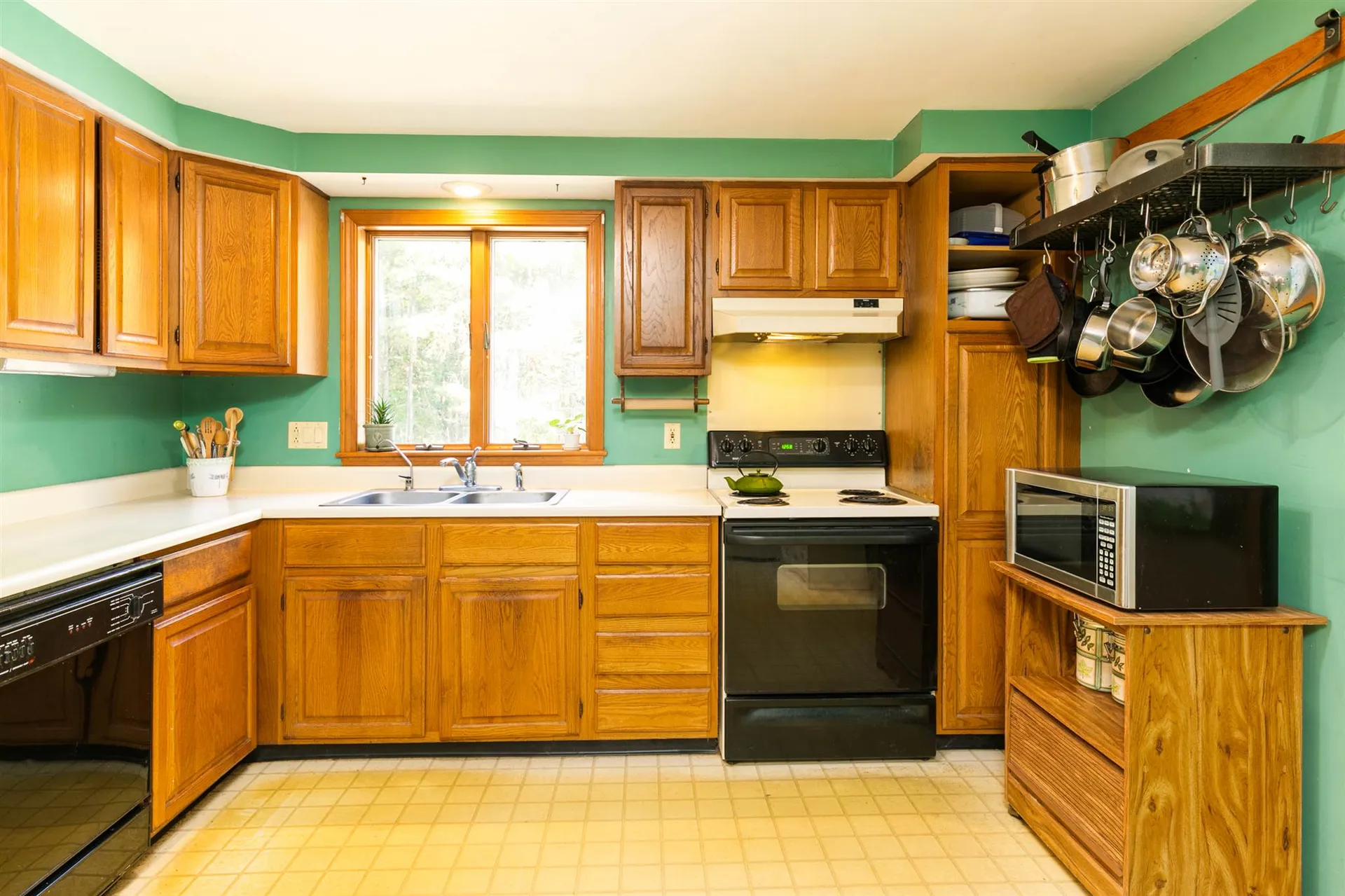 27 Glance Road Windham NH 03087