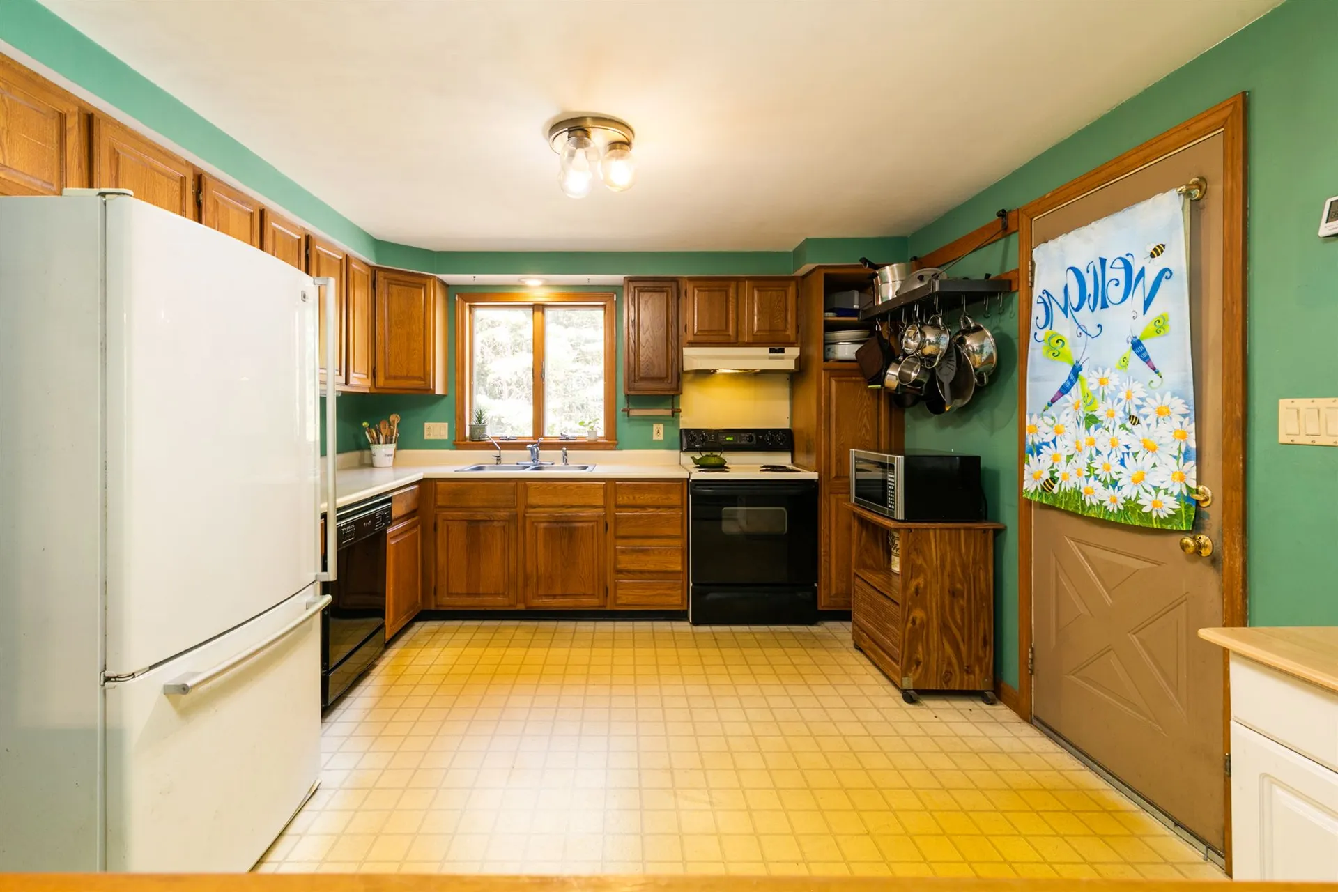 27 Glance Road Windham NH 03087