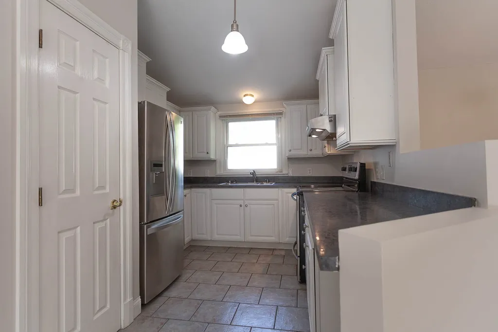 881 Mammoth Road Manchester NH 03104