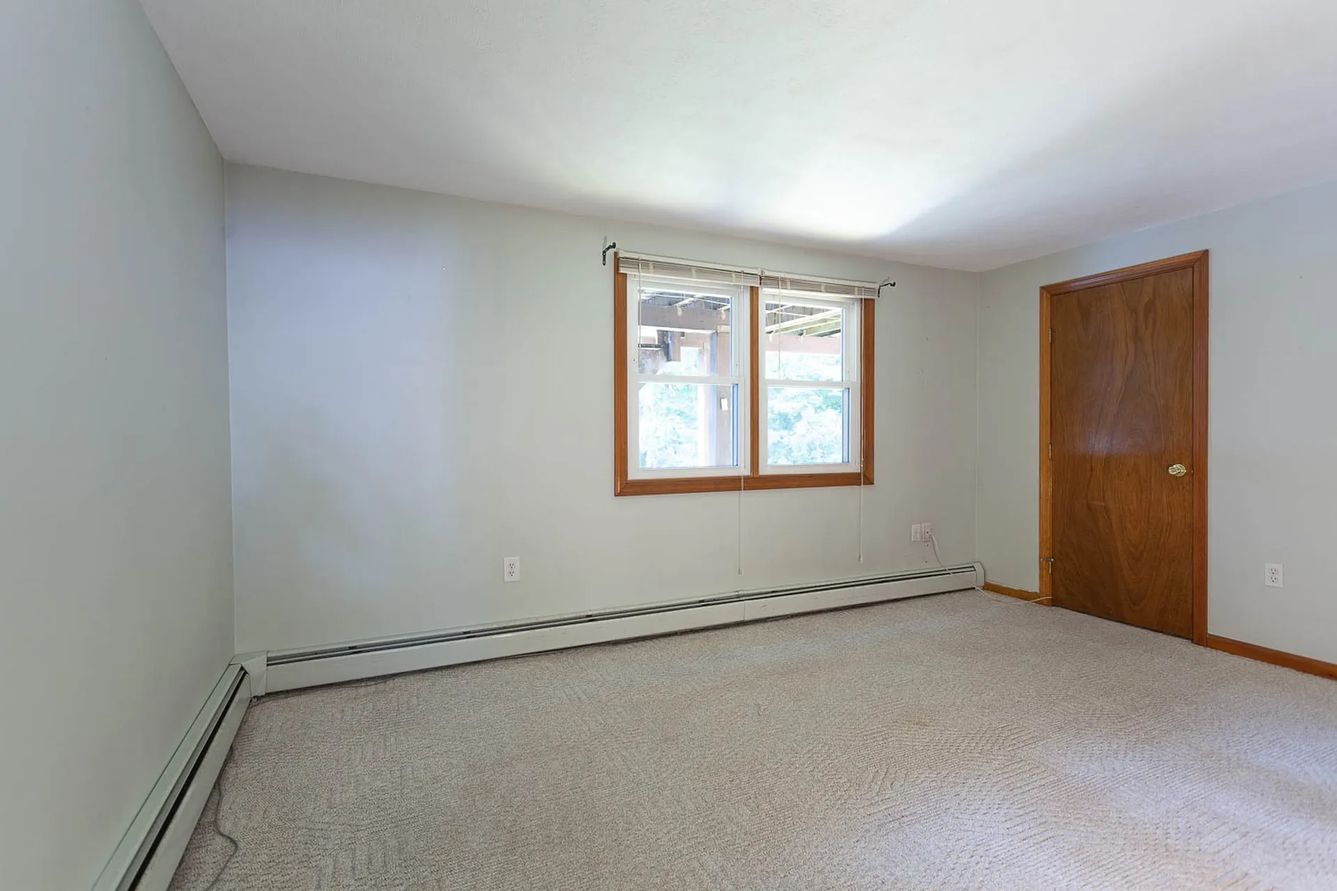 881 Mammoth Road Manchester NH 03104