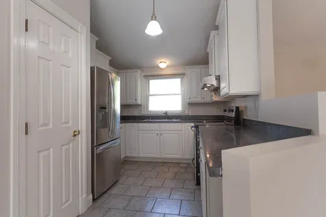 881 Mammoth Road Manchester NH 03104