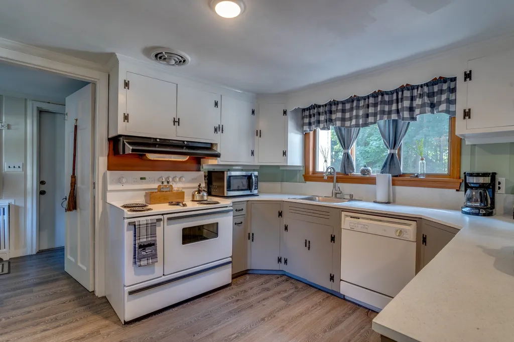 1 Dartmouth Lane Rochester NH 03867