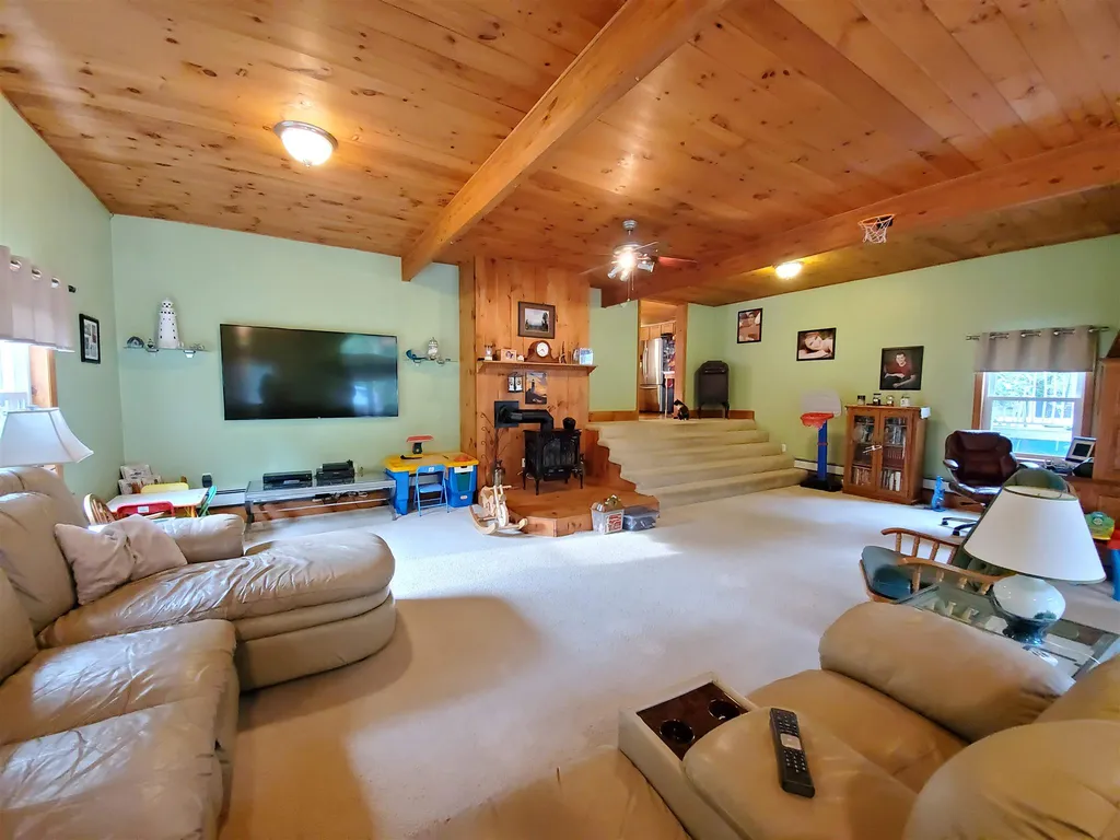 104 Maple Street Enfield NH 03748