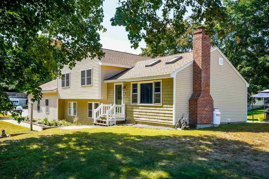 7 Robert Street Franklin NH 03235