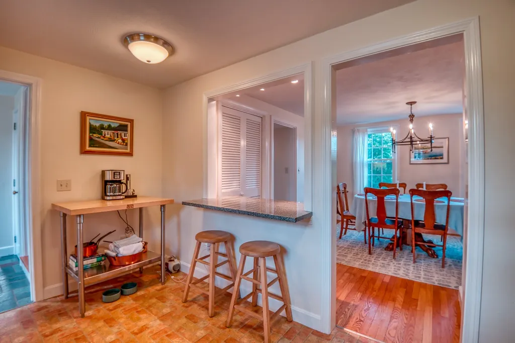 74 Pleasant Street Wolfeboro NH 03894