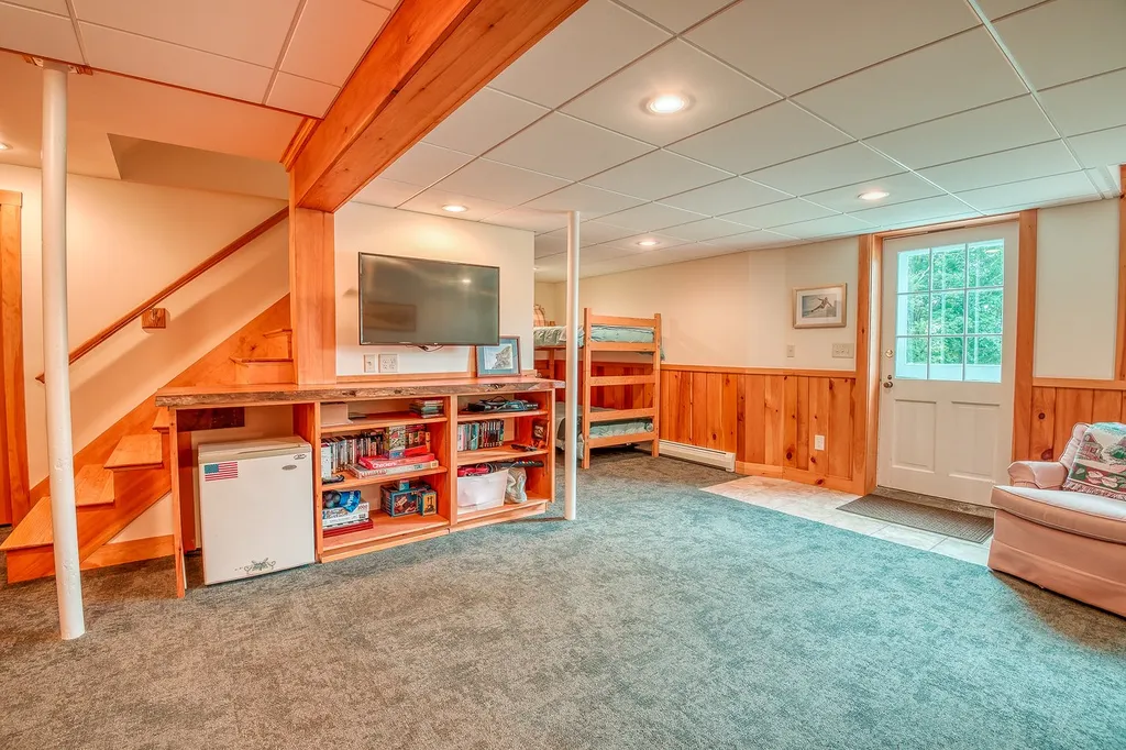 74 Pleasant Street Wolfeboro NH 03894