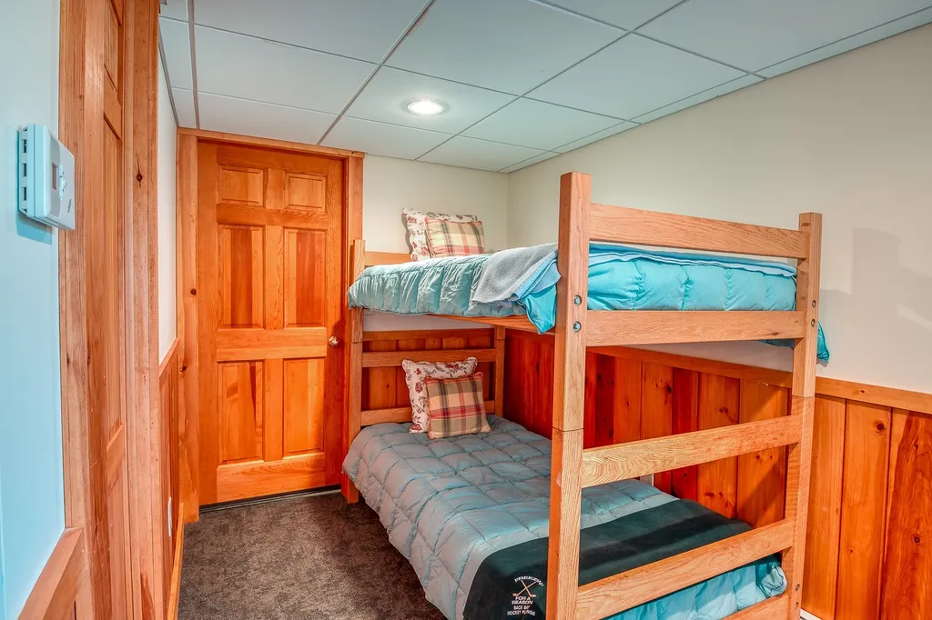 74 Pleasant Street Wolfeboro NH 03894