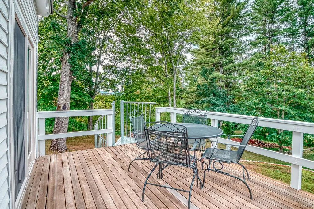 74 Pleasant Street Wolfeboro NH 03894