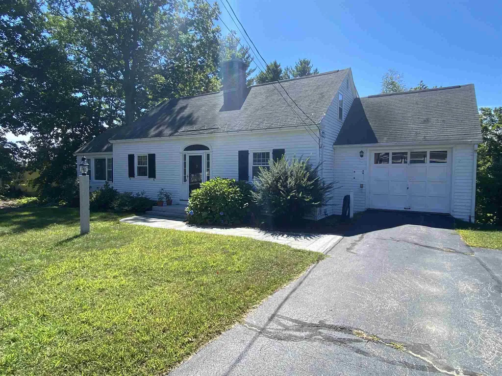 74 Pleasant Street Wolfeboro NH 03894