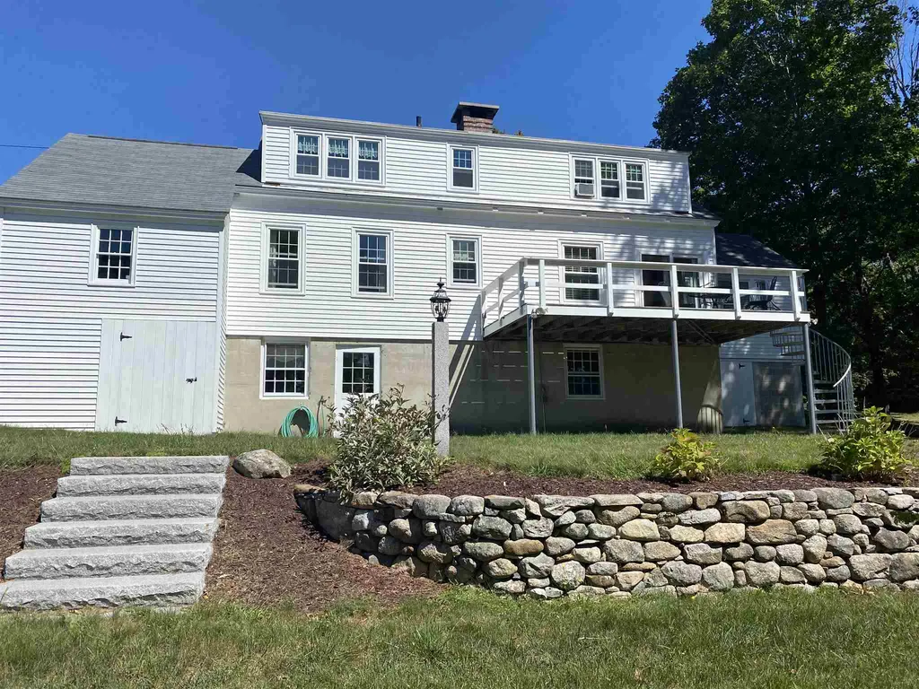 74 Pleasant Street Wolfeboro NH 03894
