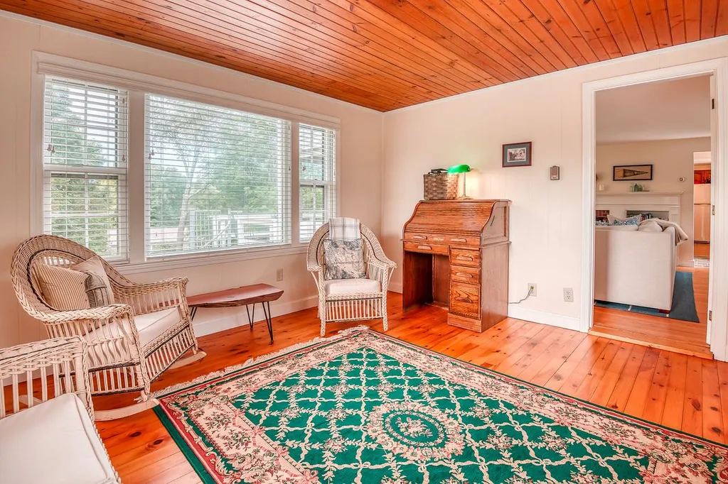 74 Pleasant Street Wolfeboro NH 03894