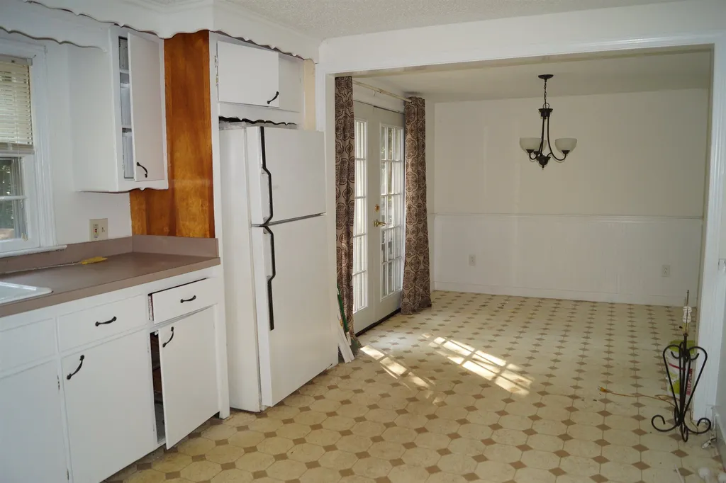 978 Mammoth Road Pelham NH 03076