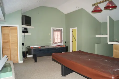 978 Mammoth Road Pelham NH 03076