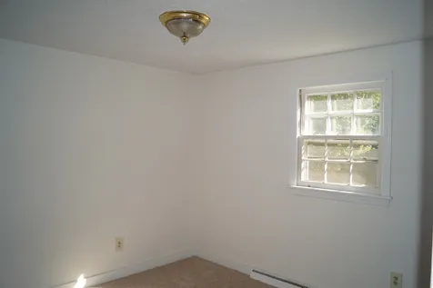 978 Mammoth Road Pelham NH 03076