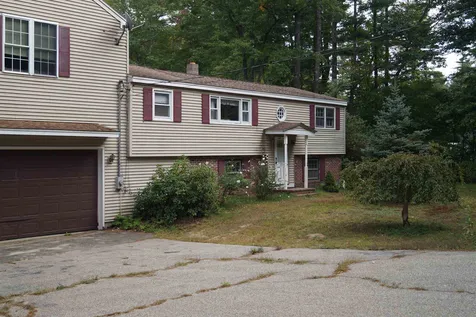 978 Mammoth Road Pelham NH 03076