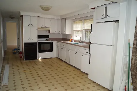 978 Mammoth Road Pelham NH 03076