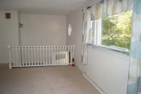 978 Mammoth Road Pelham NH 03076