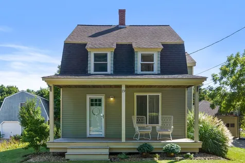 19 E Pine Street Plaistow NH 03865