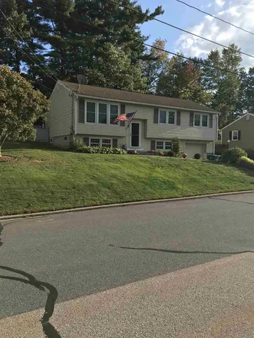 7 Lantern Lane Nashua NH 03062